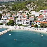 Ivica 3* Podstrana