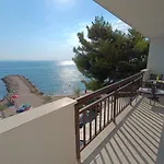Ivica 3* Podstrana