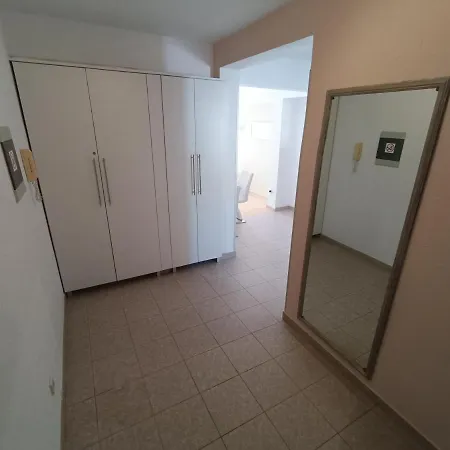 Πανσιόν Ivica 3*