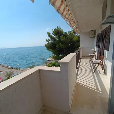 Πανσιόν Ivica 3*